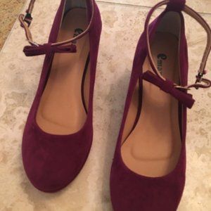 Never worn - Emax Violet Velvet wedge heels